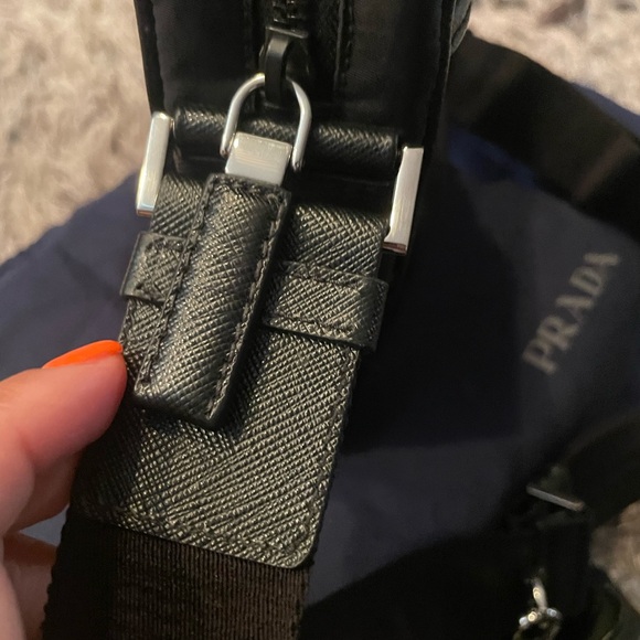 Prada - Picture 4 of 6